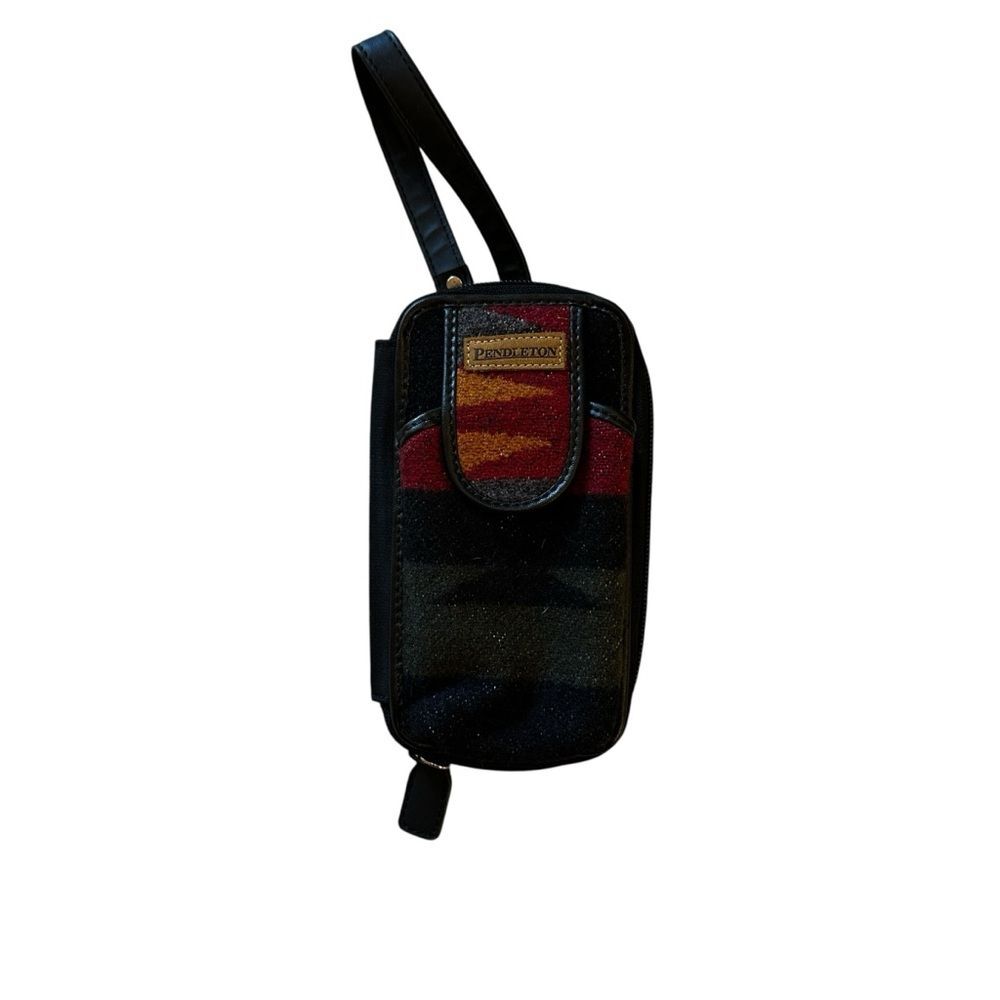 NWOT Pendleton Wool Wallet Wristlet Aztec Pattern  Red Black Zip Around